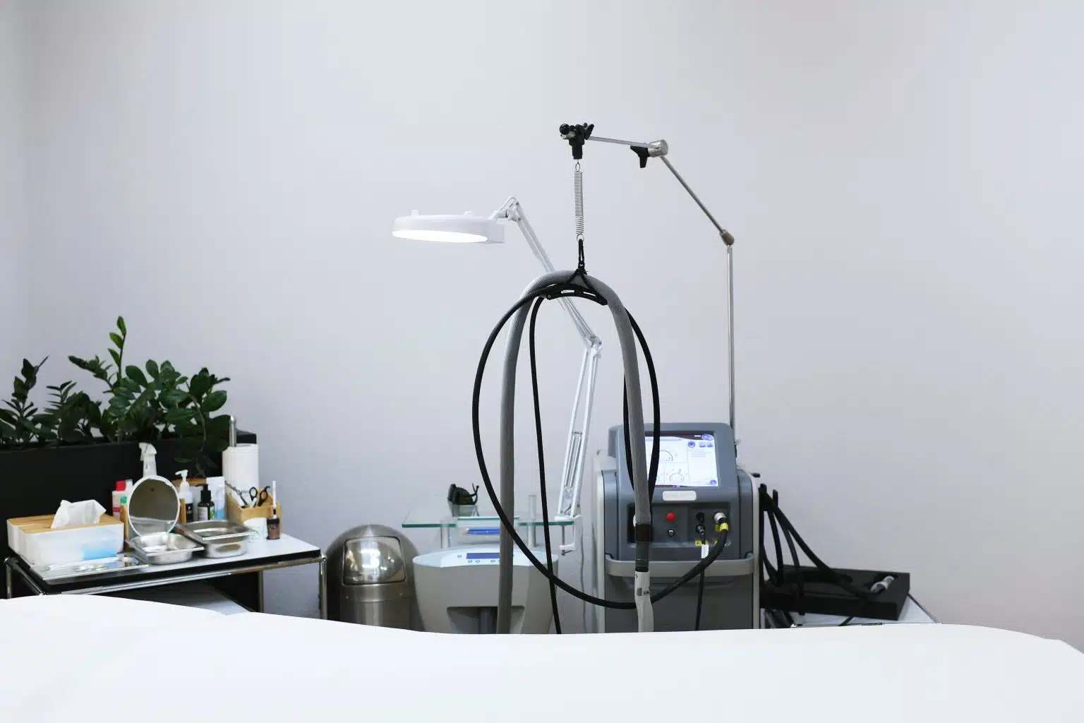 Behandlungsraum mit Alexandrit-Laser bei La Finesse