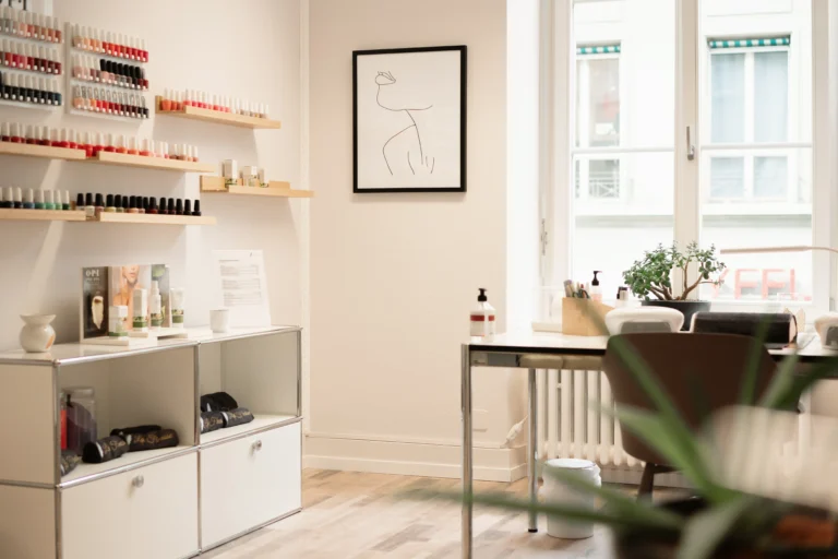 Maniküre bei La Finesse in Bern