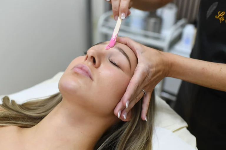 Waxing und Sugaring bei La Finesse in Bern